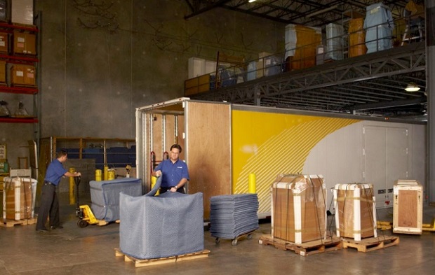 Nhân viên tại Chuyển Nhà Thân Thiện được đào tạo một cách bài bản, chuyên nghiệp hứa hẹn sẽ mang nhiều sự hài lòng cho quý khách hàng khi sử dụng dịch vụ chuyển kho xưởng trọn gói uy tín, chuyên nghiệp tphcm.