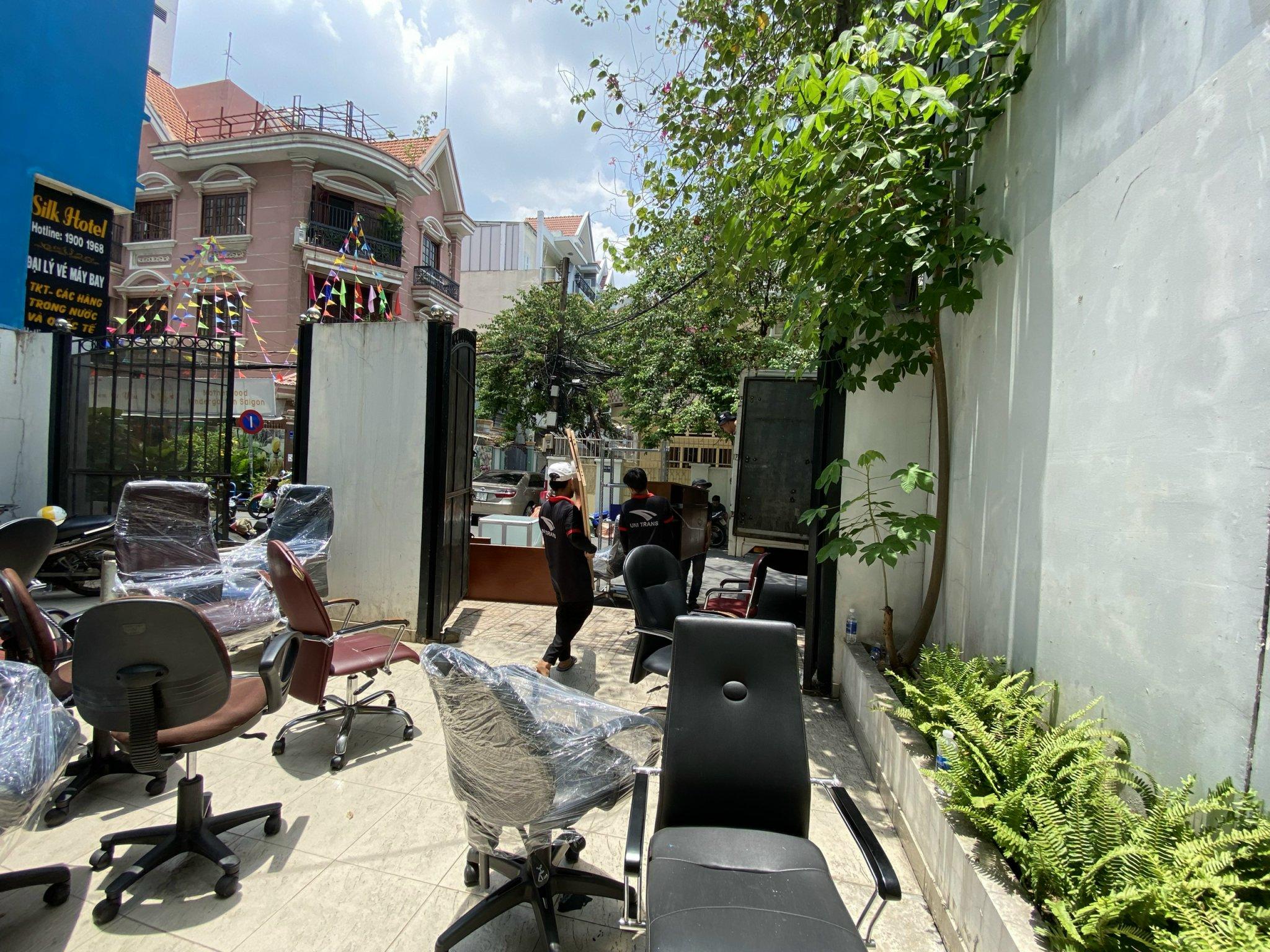 vận chuyển nhà trọn gói Tân Bình, chuyển nhà Tân Bình giá rẻ, chuyển nhà Tân Bình, chuyển nhà trọn gói quận Tân Bình, chuyển nhà trọn gói Tân Bình tphcm, chuyển nhà trọn gói tại Tân Bình tphcm, dọn nhà trọn gói Tân Bình, mua thùng carton chuyển nhà Tân Bình, thuê xe tải nhỏ chuyển nhà Tân Bình, vận chuyển nhà giá rẻ hcm, vận chuyển nhà Tân Bình, vận chuyển nhà Tân Bình giá rẻ, vận chuyển nhà quận Tân Bình, vận chuyển nhà trọn gói quận Tân Bình, vận chuyển nhà ở Tân Bình, vận chuyển nhà ở quận Tân Bình, chuyển nhà 24/7, chuyển nhà trọn gói 247, công ty chuyển nhà thân thiện, công ty thân thiện, công ty Thân Thiện